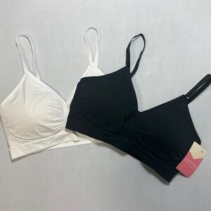 Yummie 2 pack Black & White V-neck Bralettes Size 1X/2X NEW